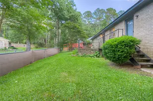 404 River Oaks Dr, Huntsville, TX 77340 - Photo 33