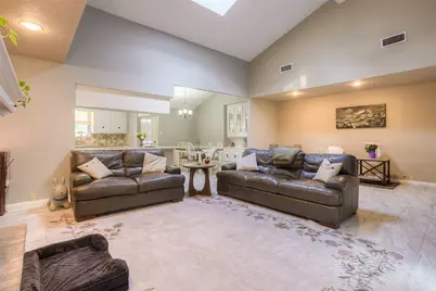 404 River Oaks Drive, Huntsville, TX 77340 - Photo 5
