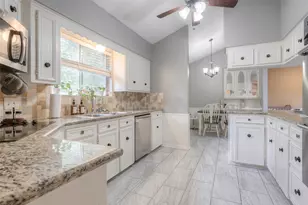 404 River Oaks Dr, Huntsville, TX 77340 - Photo 13