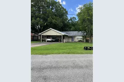 417 North Street, Columbus, TX 78934 - Photo 1