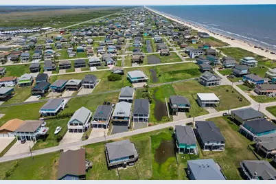 922 Palmridge Drive, Crystal Beach, TX 77650 - Photo 33