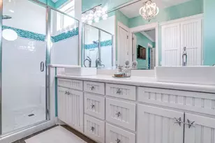 922 Palm Ridge Dr, Crystal Beach, TX 77650 - Photo 9