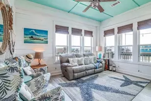 922 Palm Ridge Dr, Crystal Beach, TX 77650 - Photo 11