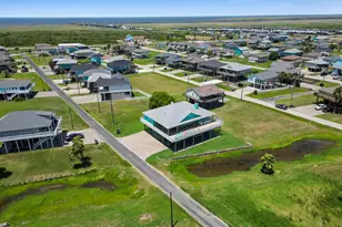 922 Palm Ridge Dr, Crystal Beach, TX 77650 - Photo 29