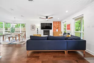 20 Green Haven Dr, The Woodlands, TX 77381 - Photo 5