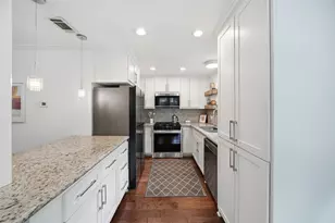 20 Green Haven Dr, The Woodlands, TX 77381 - Photo 9