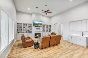 10015 Goliad Dr, Mont Belvieu, TX 77523 - Photo 11