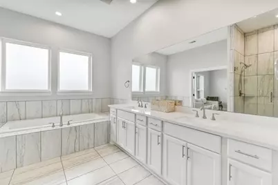 10015 Goliad Drive, Mont Belvieu, TX 77523 - Photo 27