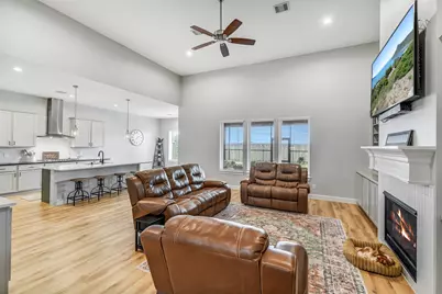10015 Goliad Drive, Mont Belvieu, TX 77523 - Photo 9