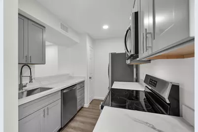6111 Beverly Hill Street #32, Houston, TX 77057 - Photo 5
