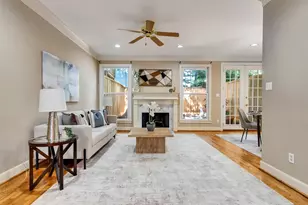 2012 McDuffie St, Houston, TX 77019 - Photo 3