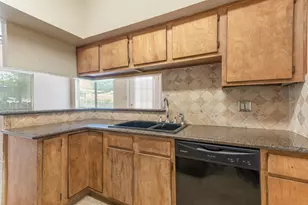 11207 Pembridge Dr, Houston, TX 77071 - Photo 9