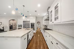 3766 Drake St, Houston, TX 77005 - Photo 11