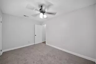 15410 Wildwood Lake Dr, Houston, TX 77083 - Photo 9