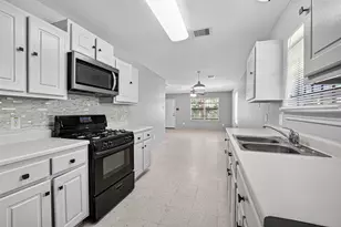 11411 Roandale Dr, Houston, TX 77048 - Photo 17