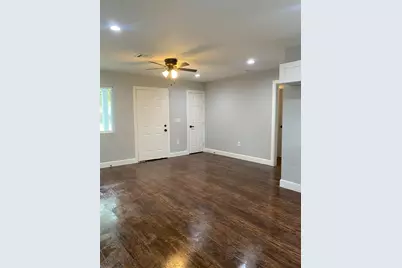 5502 Heron Drive, Houston, TX 77033 - Photo 19