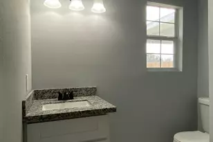 5502 Heron Dr, Houston, TX 77033 - Photo 17