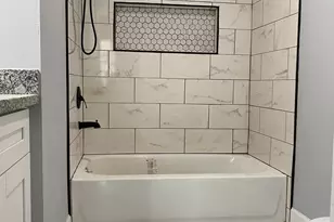 5502 Heron Dr, Houston, TX 77033 - Photo 15