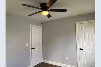 5502 Heron Drive, Houston, TX 77033 - Photo 9