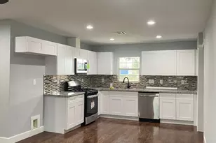 5502 Heron Dr, Houston, TX 77033 - Photo 3
