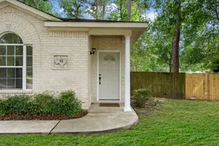 92 Tupelo Ln, Conroe, TX 77304 - Photo 3