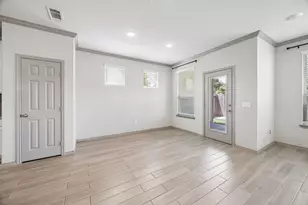 1903 Monaco Memorial Ln, Houston, TX 77043 - Photo 11