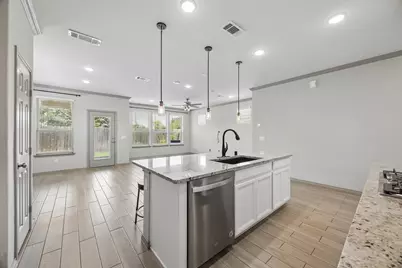 1903 Monaco Memorial Lane, Houston, TX 77043 - Photo 9