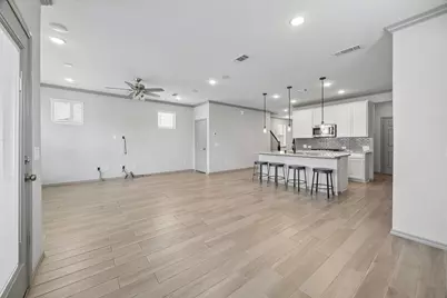 1903 Monaco Memorial Lane, Houston, TX 77043 - Photo 3