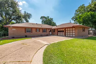 2511 Meadow Ln, La Marque, TX 77568 - Photo 1