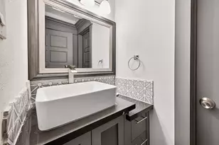 3684 Ocee St, Houston, TX 77063 - Photo 19