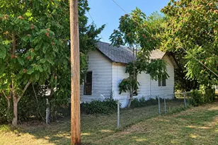 603 E College St, Burkburnett, TX 76354 - Photo 25
