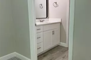 9707 Richmond Ave Apt 77, Houston, TX 77042 - Photo 11