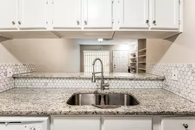 7313 Gulf Freeway #403, Houston, TX 77017 - Photo 5
