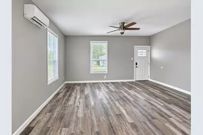 4611 Avenue Q 1/2, Galveston, TX 77551 - Photo 3