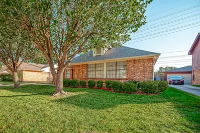 2810 Pineleaf Drive, Sugar Land, TX 77479 - Photo 3