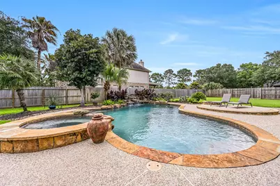 212 Falcon Lake Circle, Friendswood, TX 77546 - Photo 35