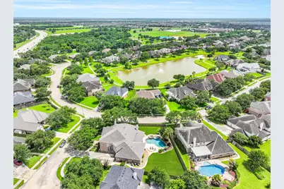 212 Falcon Lake Circle, Friendswood, TX 77546 - Photo 45