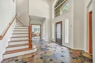 212 Falcon Lake Cir, Friendswood, TX 77546 - Photo 5