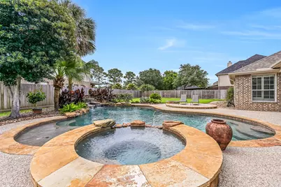 212 Falcon Lake Circle, Friendswood, TX 77546 - Photo 39