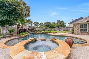 212 Falcon Lake Cir, Friendswood, TX 77546 - Photo 39