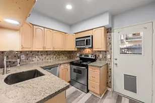 1809 Stoney Brook Dr, Houston, TX 77063 - Photo 15