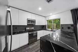 2407 W Settler's Way, The Woodlands, TX 77380 - Photo 3