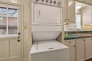 7937 Woodway Dr, Houston, TX 77063 - Photo 13