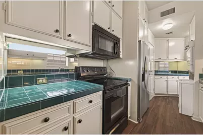 7937 Woodway Drive, Houston, TX 77063 - Photo 9