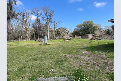 419 Lee Avenue, Jones Creek, TX 77541 - Photo 13