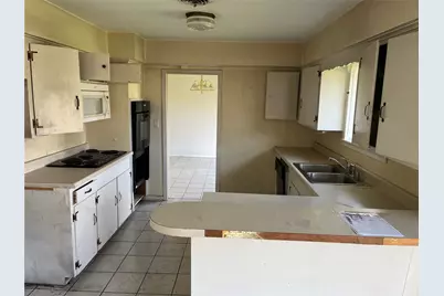 419 Lee Avenue, Jones Creek, TX 77541 - Photo 3