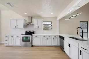 6900 Foxcroft Ln, Humble, TX 77338 - Photo 17