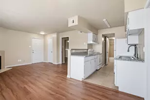 2750 Holly Hall St, Houston, TX 77054 - Photo 9