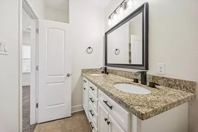 5402 Jonathan Lane, Houston, TX 77011 - Photo 17
