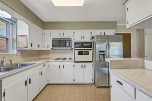 1630 Beachcomber Ln, Houston, TX 77062 - Photo 15